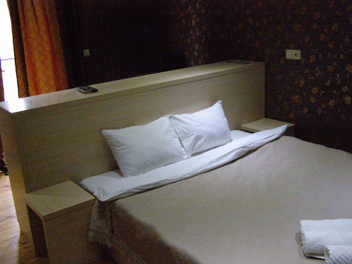 Hotel Sadok Kiew Exterior foto